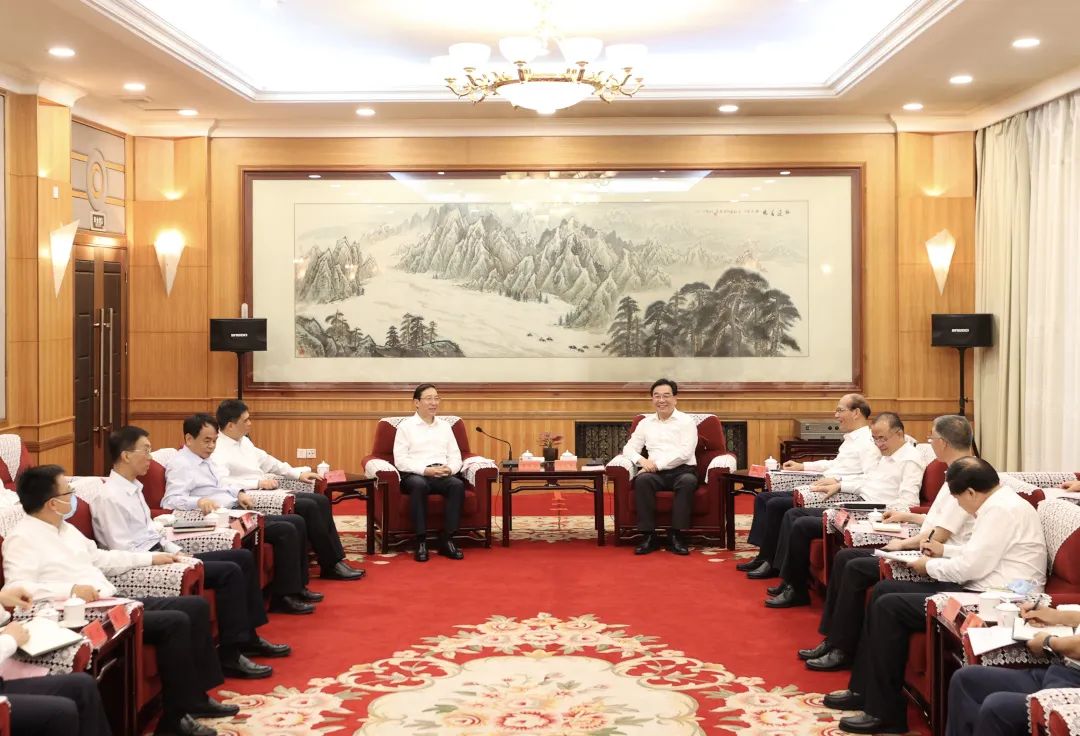 國家電網(wǎng)董事長、黨組書記辛保安與青海省委書記信長星、省長吳曉軍會談