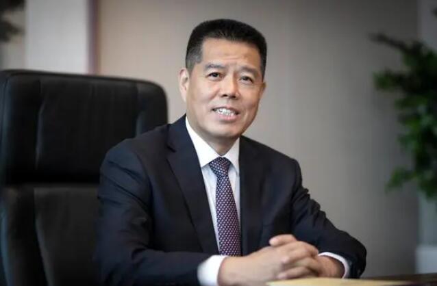 加快推動傳統(tǒng)煤炭企業(yè)向新能源企業(yè)轉(zhuǎn)型發(fā)展——訪全國人大代表，山東能源集團黨委書記、董事長 李偉