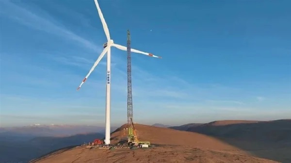 海拔5092米!世界在建海拔最高風電項目首臺風機吊裝成功