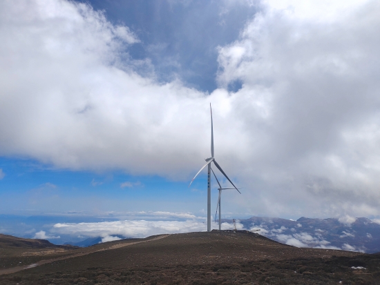 四川能投雷波拉咪北風電場項目全容量并網發電