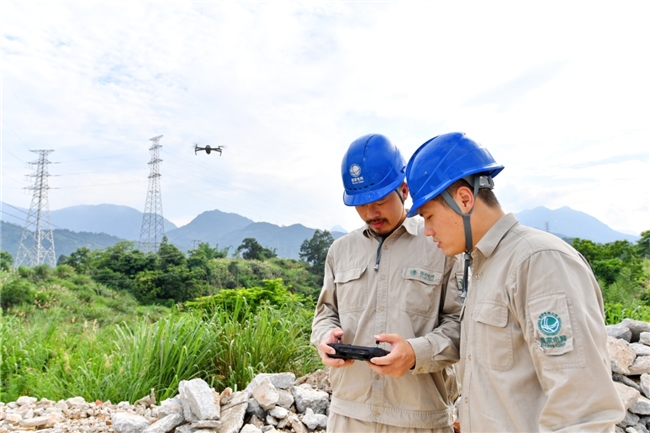 國網羅源縣供電公司無人機巡視山區線路 保障電網安全度夏