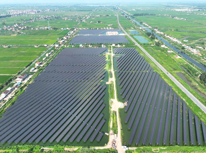 江蘇鹽城濱海光伏電站全容量并網發電