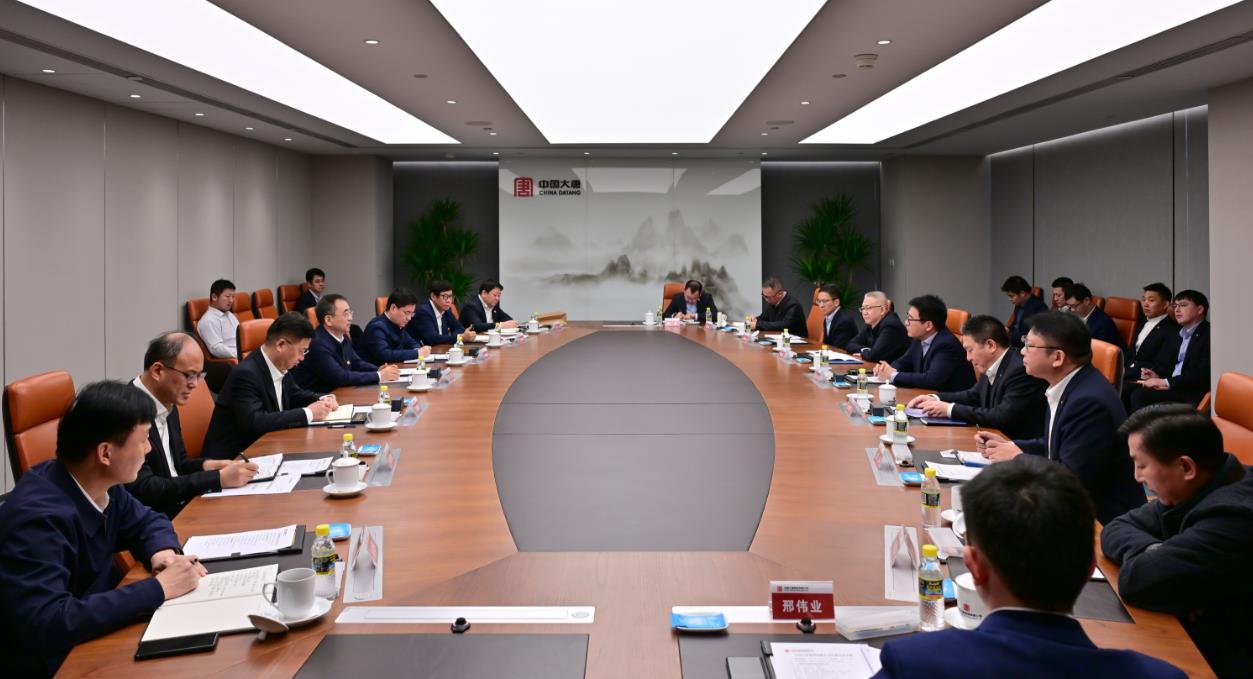 大唐集團(tuán)黨組書記、董事長鄒磊與上海電氣黨委書記、董事長吳磊會談
