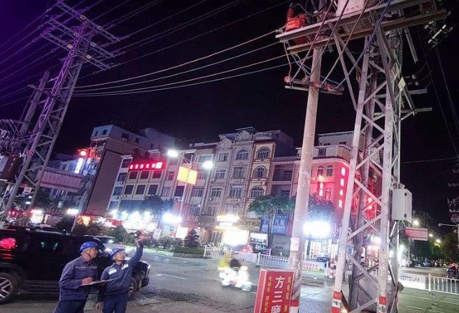 廣西平南供電局積極開展春節保電